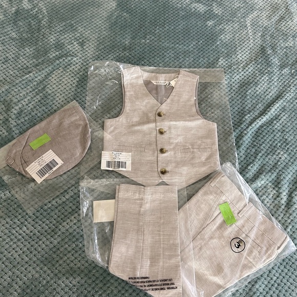 Janie and Jack Other - NWT Janie and Jack Boys 3 Piece Suit/ Light Gray Kids' Vest, Slacks and Hat